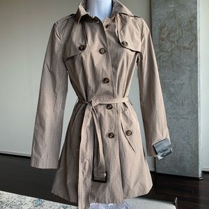 Banana Republic light weight single breasted trench coat with belt - Brown/Tan